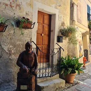 rifugio-dei-saraceni.hotelitalianriviera.com/