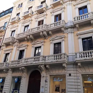umberto-house-catania.catania-hotels.net/